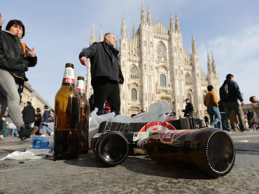 Tifosi dell’Eintracht Francoforte in piazza del Duomo (Massimo Alberico/Fotogramma)