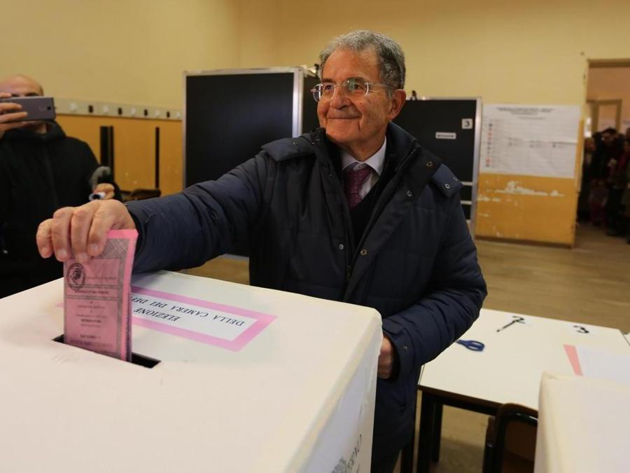 Former Italian Prime Minister and former President of the European Commission Romano Prodi casts his ballot in a polling station during the general elections in Bologna, Italy, 04 March 2018. General elections are held in Italy on 04 March 2018 with the country's economic situation and migrant influx in the past years believed to dominate the voters' decisions. The three main political contenders in Italy, the right-wing coalition, the ruling Democratic Party and the anti-establishment 5-Star-Movement have all predicted major results for themselves. The final results of the elections are expected to be announced on early 05 March. ANSA/GIORGIO BENVENUTI