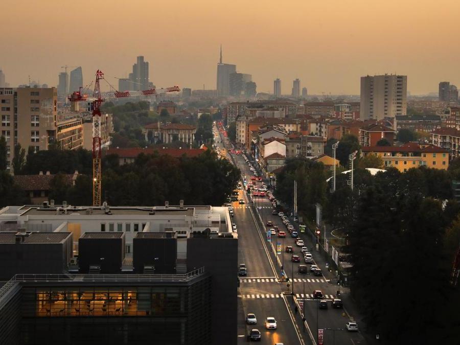 Viale Sarca e lo skyline