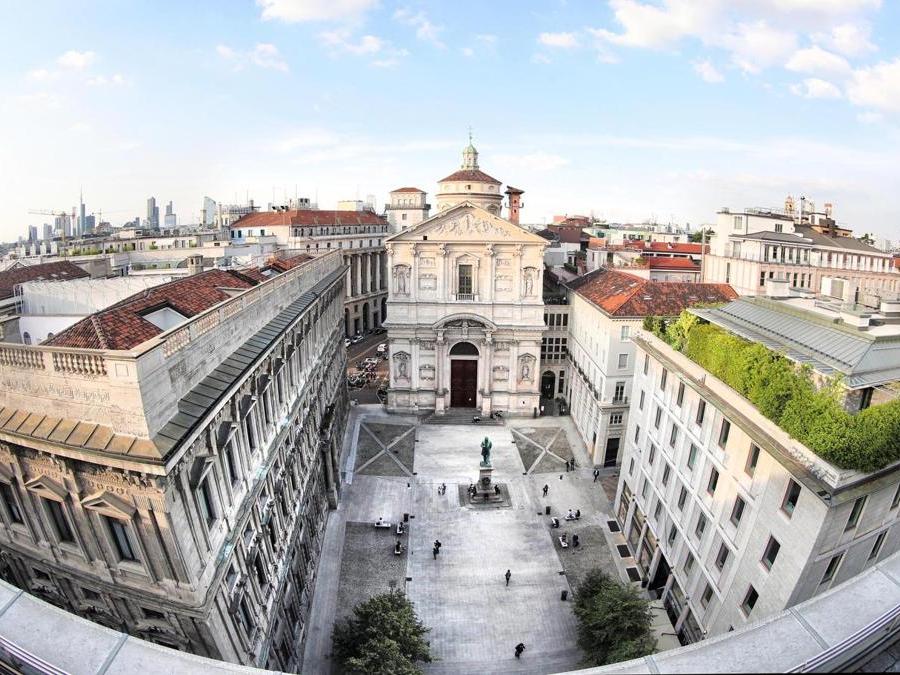 Piazza San Fedele e l'omonima Chiesa