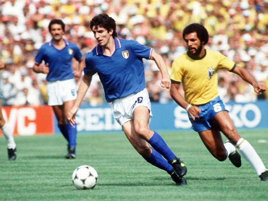 1982. SPAGNA. Pablito Rossi capocannoniere con 6 reti, viene eletto miglior giocatore del torneo. (Reuters)