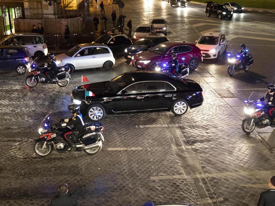 L'auto del presidente cinese Xi Jinping a Piazza Venezia, Roma, 21 marzo 2019. (Ansa / Massimo Percossi)