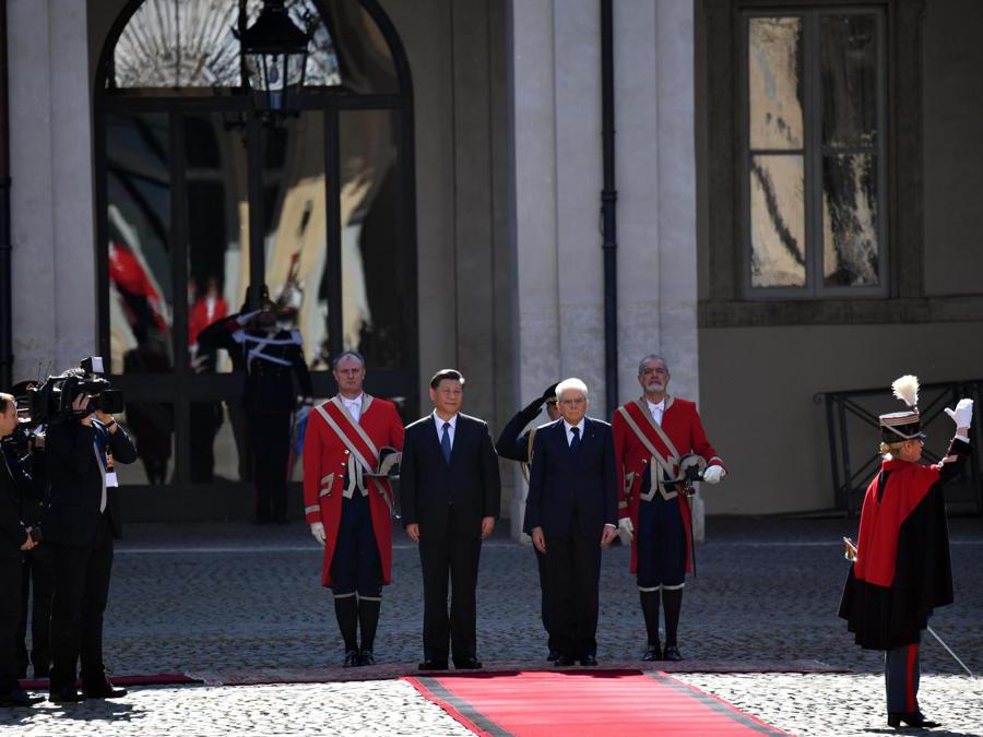 Il Presidente della Repubblica, Sergio Mattarella, con il presidente cinese Xi Jinping al Quirinale. (Ansa / Alessandro Di Meo)