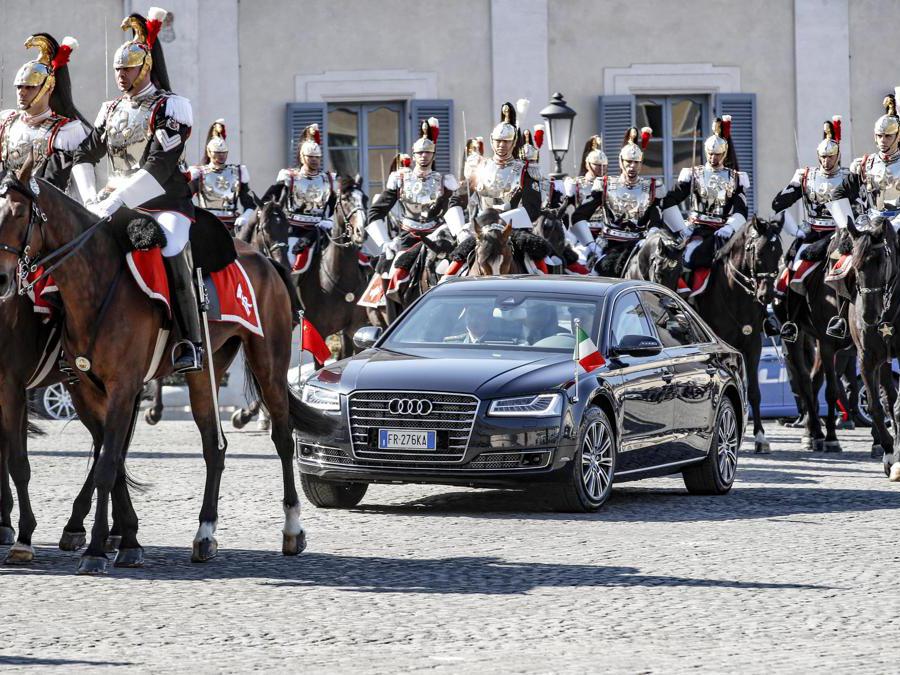 Il presidente cinese Xi Jinping e sua moglie Peng Liyuan arrivano al Quirinale per incontrare il Presidente della Repubblica, Sergio Mattarella (Ansa / Giuseppe Lami)