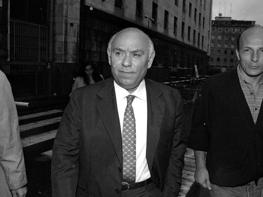Milano, 1994. A Palazzo di giustizia per il  processo Eni Sai (Fotogramma)