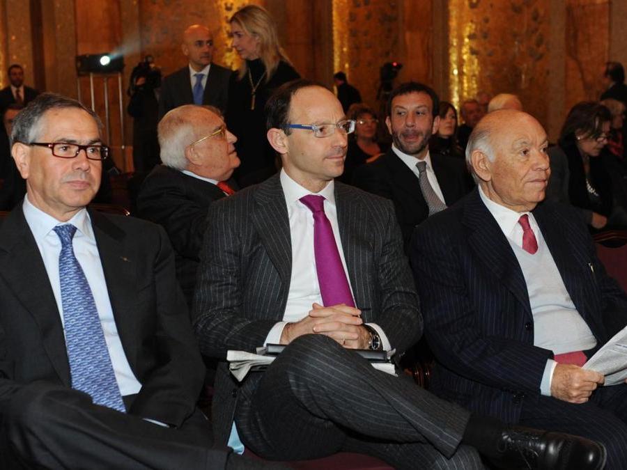 Da sinistra Emanuele Erbetta, Paolo Ligresti e Salvatore Ligresti all' assemblea straordinaria Fondiaria Sai questa mattina presso hotel Principi di Piemonte a Torino  (Di Marco/Ansa)