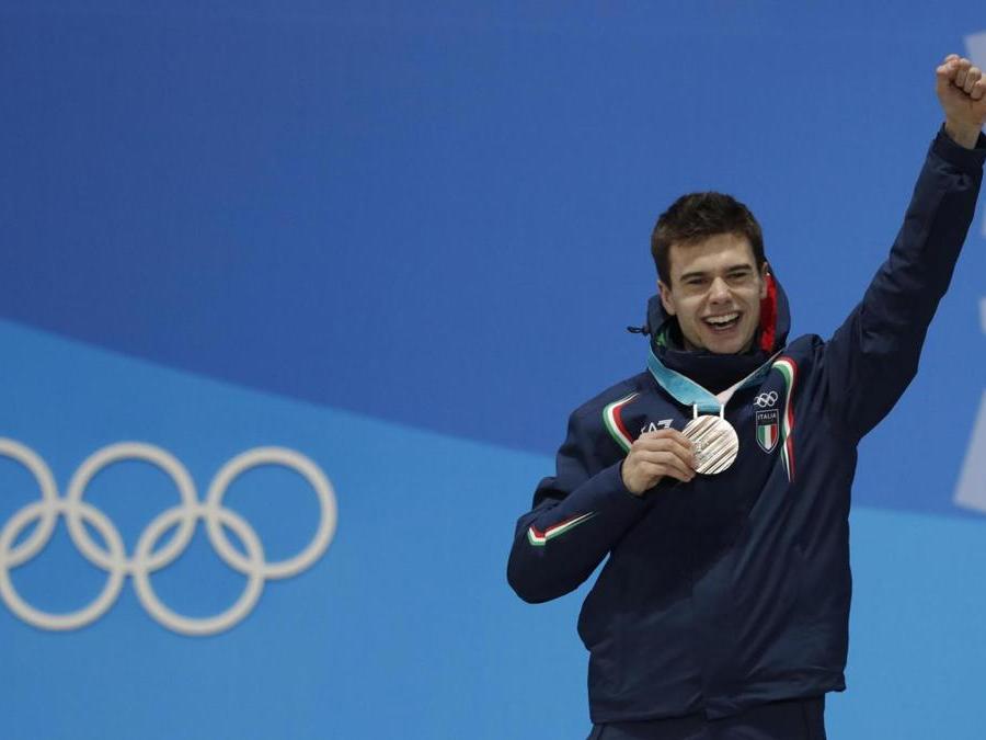 Nicola Tumolero, medaglia di bronzo nei 10.000 metri di pattinaggio di velocità. (Reuters/Eric Gaillard)