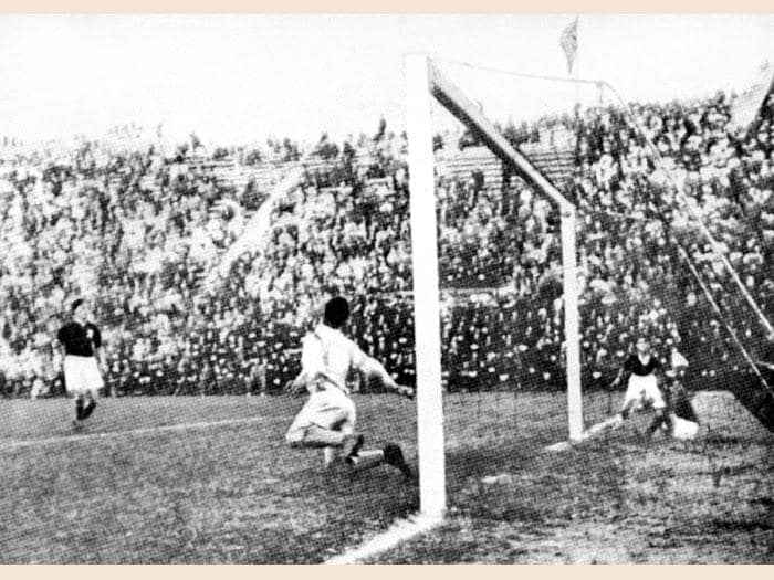 <b>1934. ITALIA. Primo titolo mondiale.</b> Sconfitta in finale, grazie alle reti realizzate da Orsi e Schiavo la Cecoslovacchia. (Ap). 