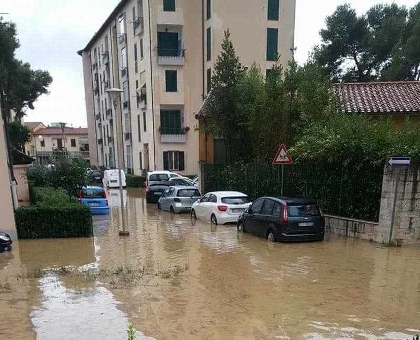 I danni causati dalla forte ondata di maltempo a Livorno, 10 settembre 2017. ANSA/PROTEZIONE CIVILE