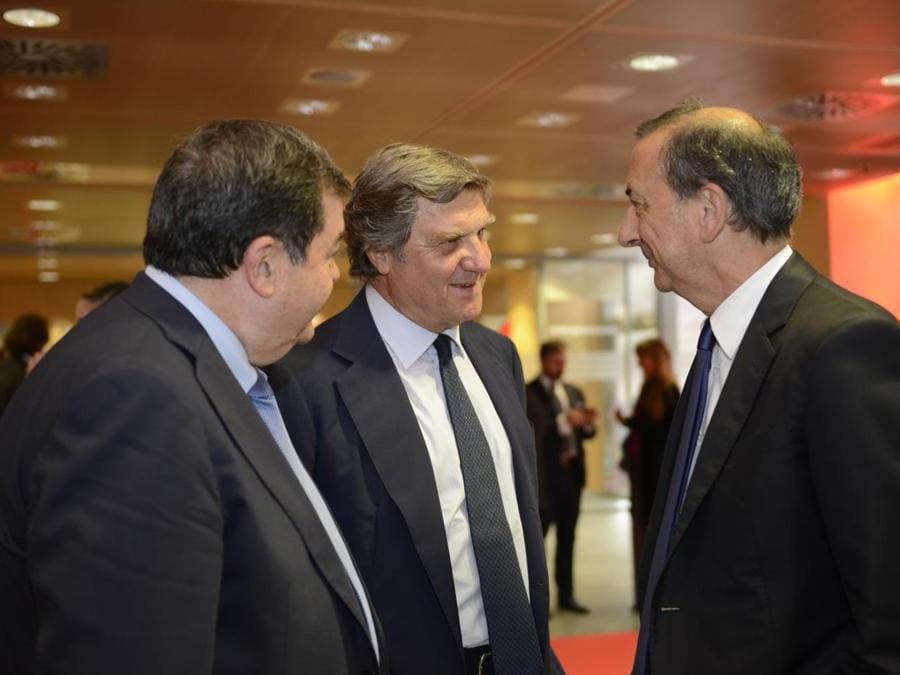 Il direttore del Sole24Ore Guido Gentili, il presidente del Sole24Ore Giorgio Fossa e  il sindaco di Milano Giuseppe Sala