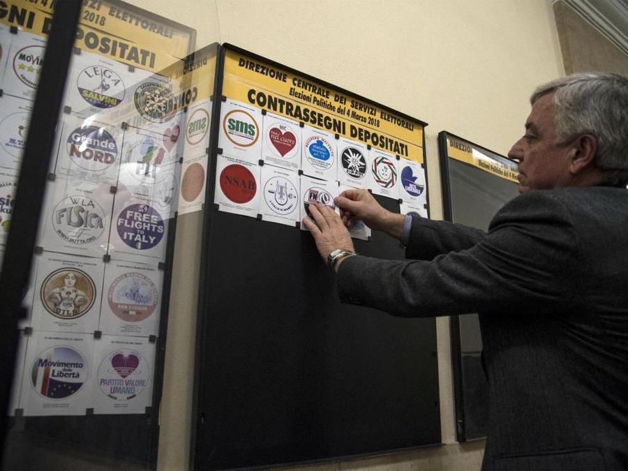 I simboli elettorali depositati al Viminale in vista delle politiche del 4 marzo. ANSA/MASSIMO PERCOSSI