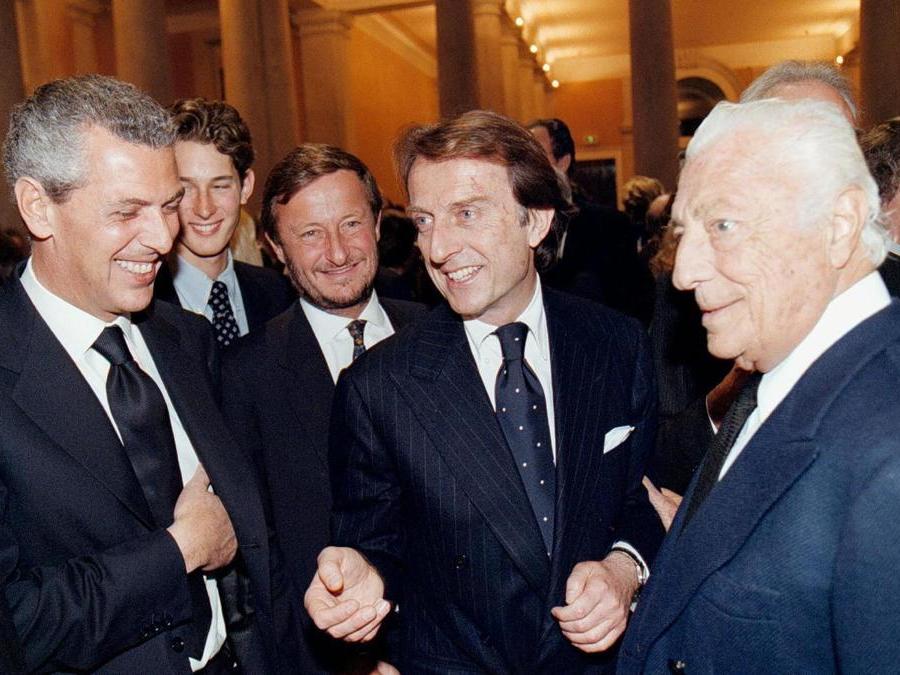 1997 VENEZIA- Marco Tronchetti Provera , Luca Cordero di Montezemolo e l' avvocato Gianni Agnelli a Palazzo Grassi per l' inaugurazione della mostra dedicata ai calendari Pirelli (ANSA)