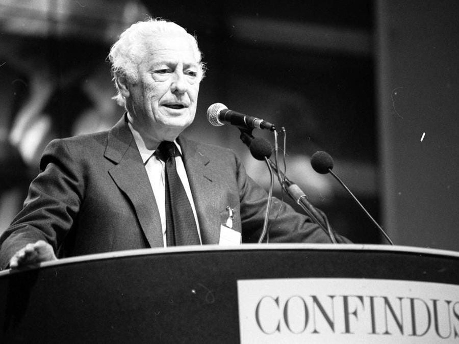 Riunione di Confindustria a Parma nel 1992. Agnelli è stato presidente di Confindustria dal 1974 al 1976 (Fotogramma)
