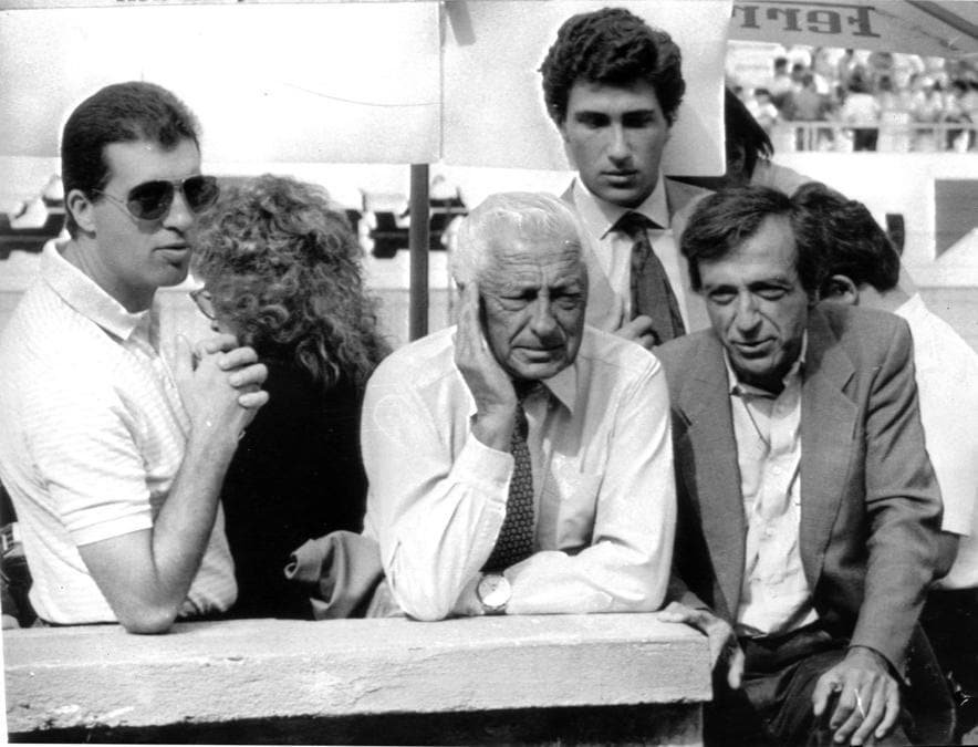 Pietro Lardi Ferrari (S), Gianni ed Edoardo Agnelli con Vittorio Ghidella, amministratore delegato della Fiat assistono alle prove di Formula 1, il 7 settembre 1985 a Monza (ANSA ARCHIVIO)