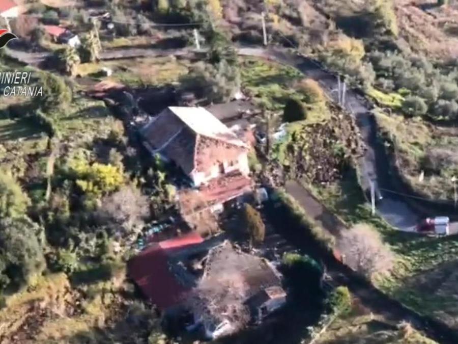 I danni dopo il terremoto a Fleri, in provincia di Catania. ANSA/CARABINIERI 