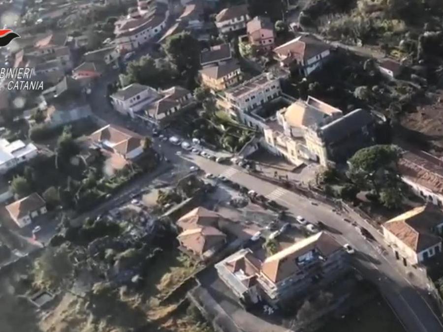 I danni dopo il terremoto a Fleri, in provincia di Catania. ANSA/CARABINIERI 