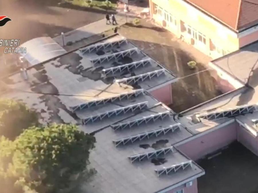 I danni dopo il terremoto a Fleri, in provincia di Catania. ANSA/CARABINIERI 