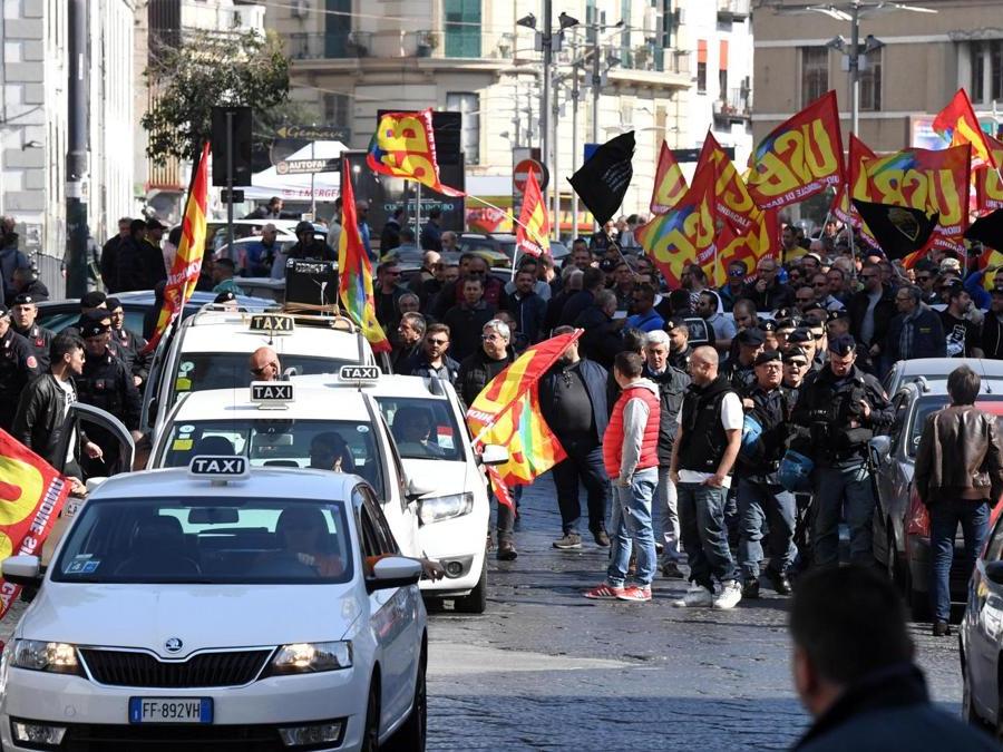 Taxi In Sciopero: Disagi Nelle Principali Città Italiane - Il Sole 24 ORE