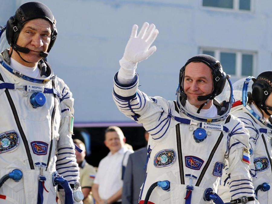  Paolo Nespoli,  Sergey Ryazanskiy e Randy Bresnik  (Epa/Sergei Ilnitsky)