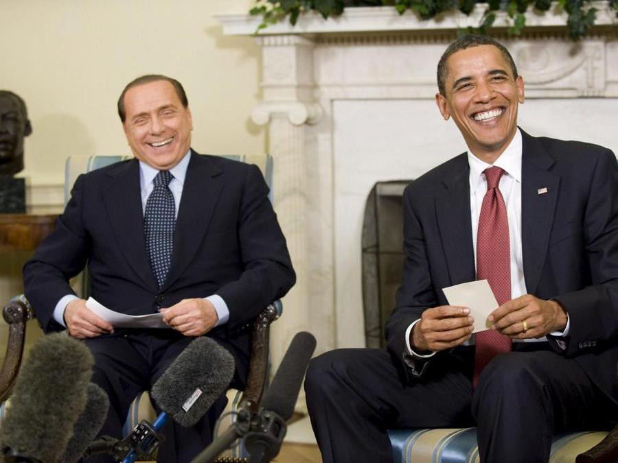 Il premier italiano Silvio Berlusconi e il presidente Usa Barack Obama,  alla Casa Bianca a Washington, 2009 (Epa)