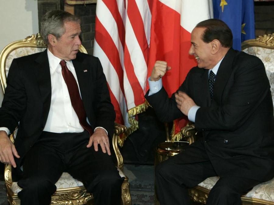 Il president eGeorge W. Bush con il premier Silvio Berlusconi, 2008 (AP Photo/Andrew medichini)
