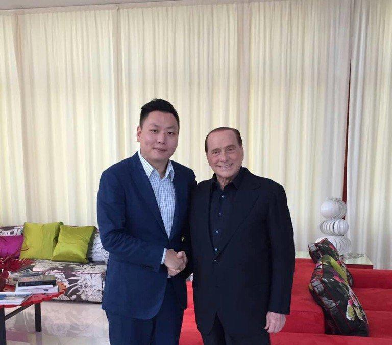 Berlusconi insieme a Li Yonghong