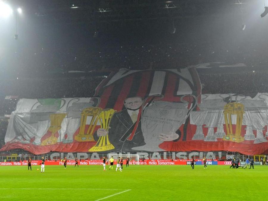San Siro: una coreografia della curva sud raffigurante Silvio Berlusconi  (Ipp)