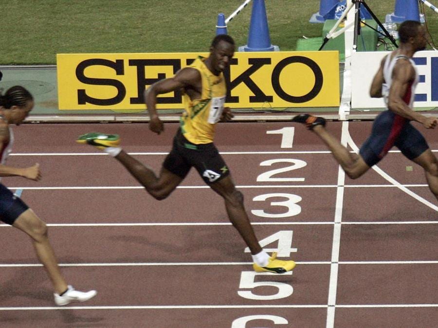 2007. Ai mondiali di Osaka,  primo titolo da professionista, nei 200 metri, medaglia d'argento con il tempo di 19”91 alle spalle dello statunitense Tyson Gay. (AFP)