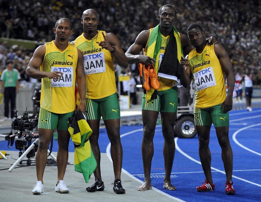 2009. Oro nella staffetta 4×100 ai mondiali di Berlino. Da sinistra Steve Mullings, Asafa Powell, Usain Bolt e Michael Frater. (AFP) 