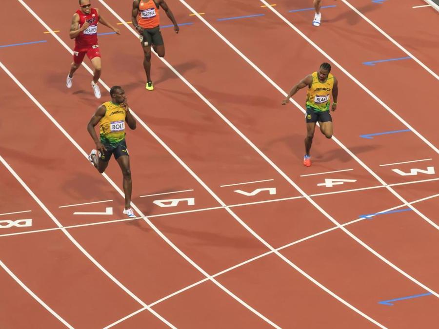 Oro olimpico nei 200 metri, davanti ai connazionali Yohan Blake e Warren Weir. Entra nella storia come l'unico atleta a vincere la medaglia d'oro nei 100 e 200 metri in due Olimpiadi consecutive. (AFP)