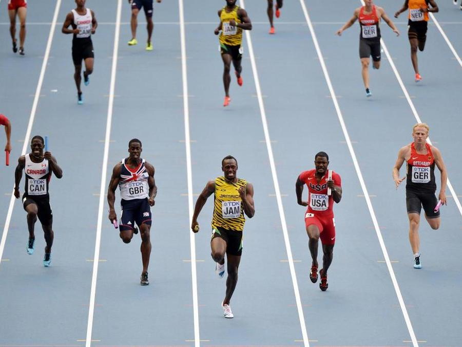 2013. Terzo oro mondiale nella staffetta 4x100, con un quartetto composto da Nesta Carter, Kemar Bailey-Cole, Nickel Ashmeade e lo stesso Bolt in ultima frazione. Con queste tre medaglie eguaglia il record di otto ori mondiali e di 10 medaglie complessive vinte  ai mondiali di atletica di Carl Lewis. (AFP)