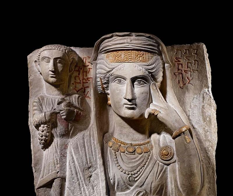 Rilievo funerario Palmira, Siria, inizio del III secolo Calcare dorato e dipinto Roma, Museo delle Civiltà / Museo d'Arte Orientale “Giuseppe Tucci”