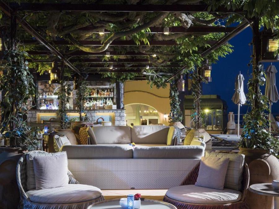 Capri, Gin Club & American Bar Monzu