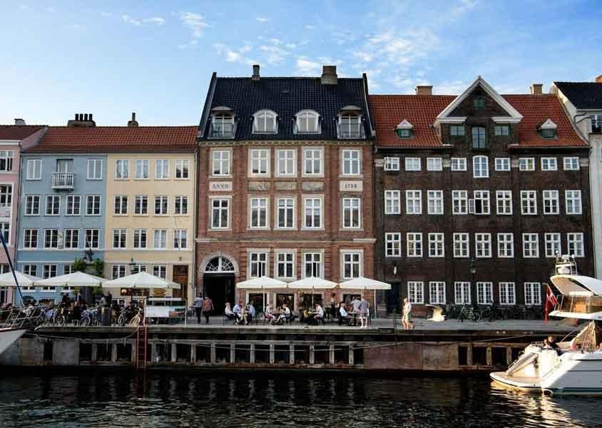 Il quartiere di Nyhavn, uno dei luoghi più iconici e colorati di Copenaghen (PH Visit Denmark)