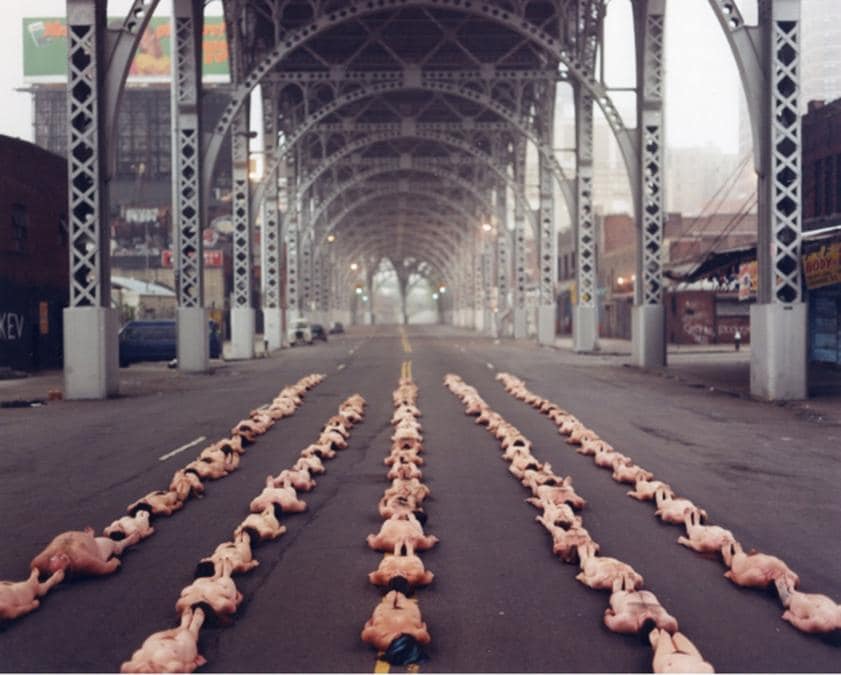 Reaction Z American Morning (Spencer Tunick)