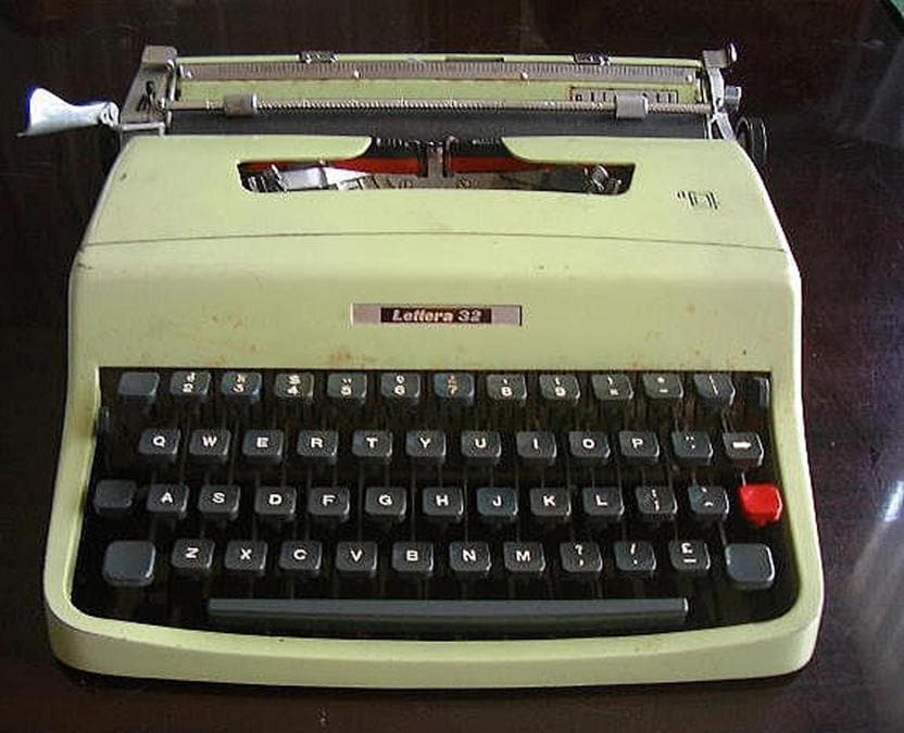  Un esemplare della macchina per scrivere 'Lettera 32' , della Olivetti. ANSA 