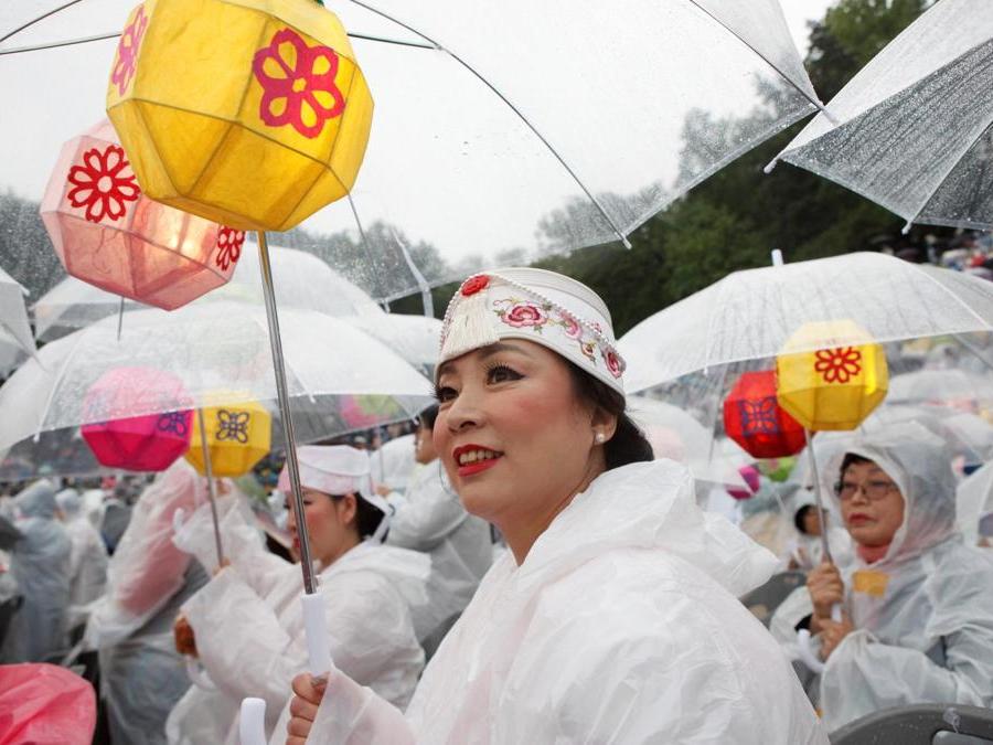 Seoul, la festa delle lanterne apre i festeggiamenti per il compleanno di Buddha (REUTERS/Kwak Sung-Kyung)