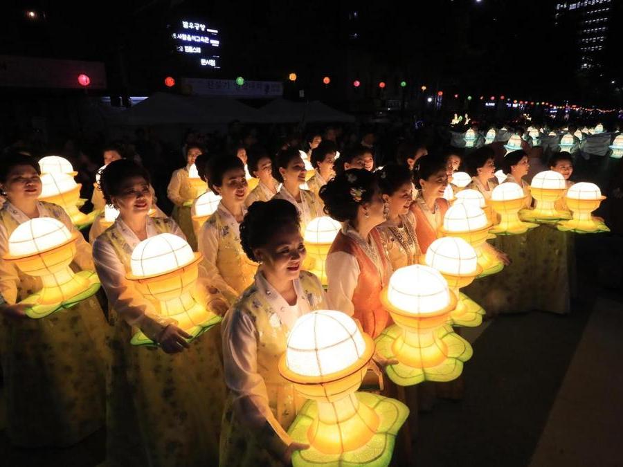Tempio di Jogye, festa delle lanterne  (EPA/YONHAP SOUTH KOREA)