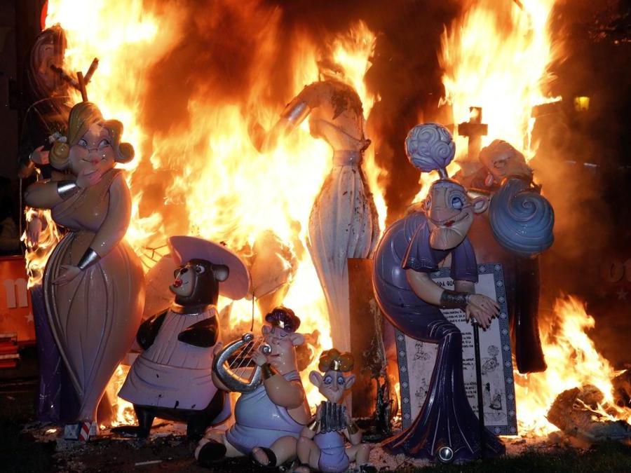 La festa di las Fallas a Valencia - Il Sole 24 ORE