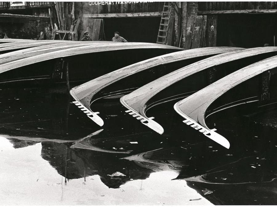 Fulvio Roiter Venezia, Squero di San Trovaso, 1970 © Fondazione Fulvio Roiter