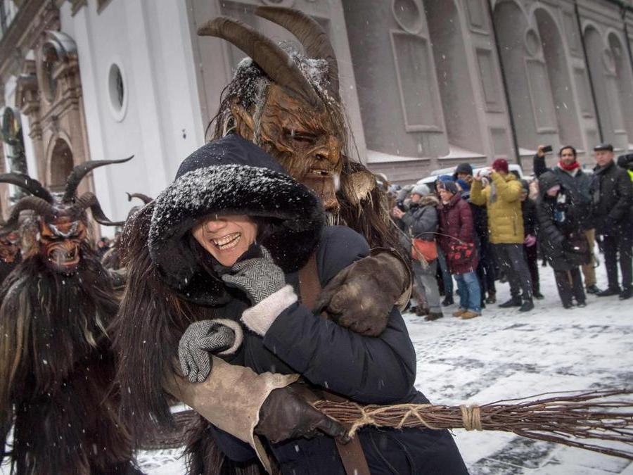 La sfilata dei Krampus, i diavoli del Natale Il Sole 24 ORE