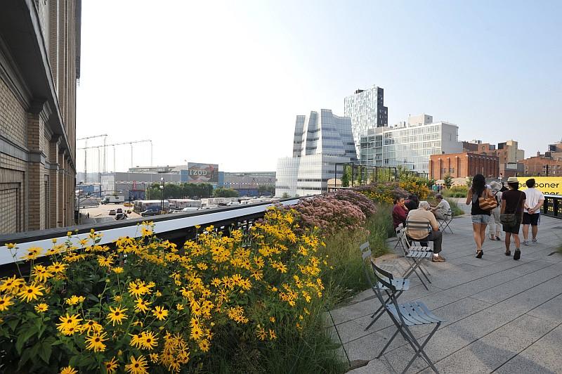 High Line (© JULIENNE SCHAER 2011/NYC  Company)