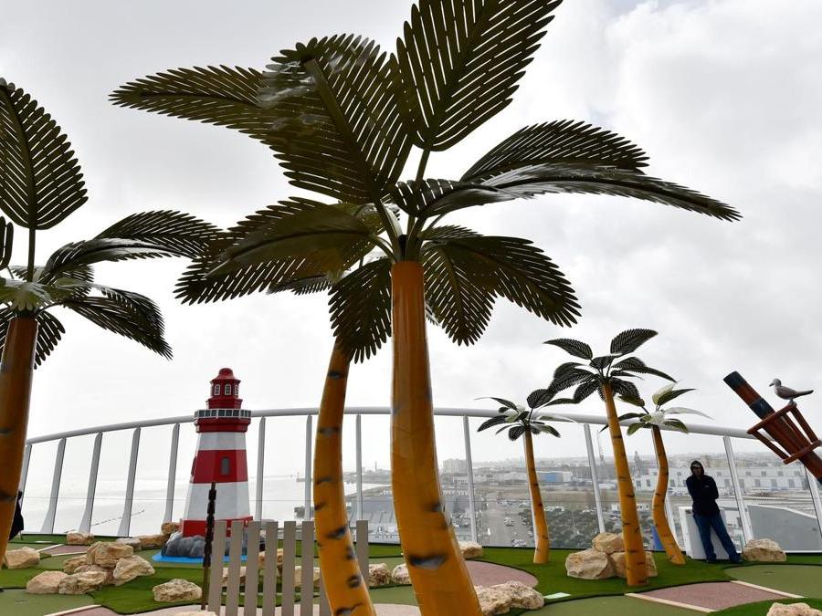 Minigolf (AFP PHOTO / LOIC VENANCE)