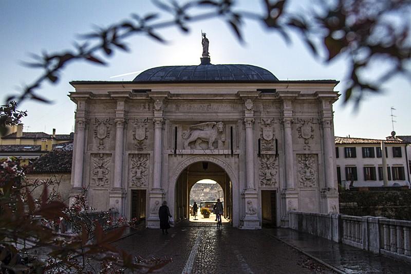 Il mercato dell'isola della Pescheria ( Foto Provincia di Treviso - Fotografo Antonino Azzurro )