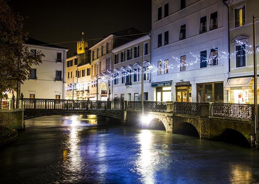 Il mercato dell'isola della Pescheria ( Foto Provincia di Treviso - Fotografo Antonino Azzurro )