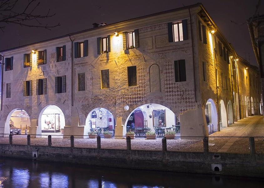 Il mercato dell'isola della Pescheria ( Foto Provincia di Treviso - Fotografo Antonino Azzurro )