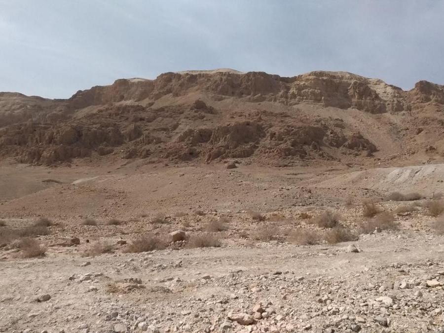 Il deserto vicino a Qumran, dove furono scoperti i Rotoli del Mar Morto (Foto di Franco Sarcina)