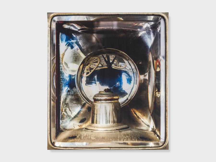 Elisa Sighicelli, ’Untitled (9391)’ 2018, 160X143 cm stampa UV su travertino (foto di Sebastiano Pellion di Persano)