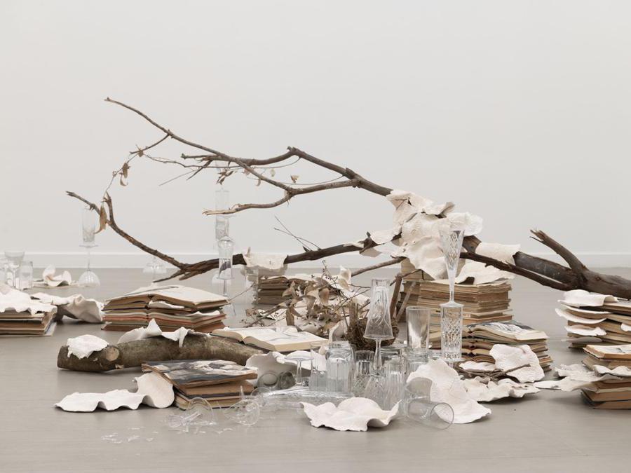 Cosmoscow 2019, Ekaterina Panikanova (1975), Crossing My Garden No. 4, 2019  Ink on paper, Books, Acrylic, Ceramics 19 X 48 X 30 Cm . Edition: pezzo unico  (prezzo da 1.000 a 15.000 euro). Courtesy: Artista e Z2o Sara Zanin Gallery, Rome. Foto: Giorgio Benni. 