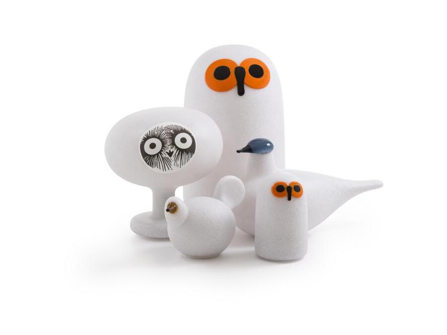 Linnut, di Oiva Toikka per Magis in collaborazione con Iittala. Collezione di uccelli che si ispira a quella in vetro soffiato (Birds by Toikka), sviluppata dal designer finlandese a partire dagli anni Settanta per Iittala. Questa volta però gli uccelli sono realizzati in policarbonato stampato in rotazionale. Sulo, Siiri, Kirassi e Palturi sono sculture luminose mobili, con batteria ricaricabile, per essere portate ovunque.